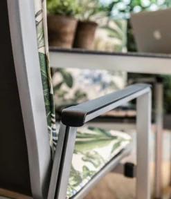 MWH Alu-Stapelsessel Elements -Compo Verkaufsgeschäft 5325733 WE DE 001 StapelsesselElements